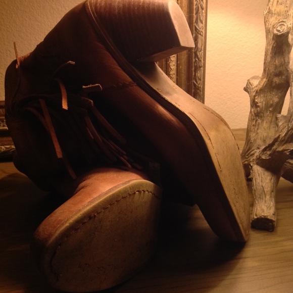 Sam Edelman boot with fringe..SOLD - Picture 3 of 6